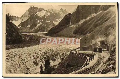 Cartes postales Chamonix Mont Blanc La mer de glace vue de l&#39hotel du Montenvers