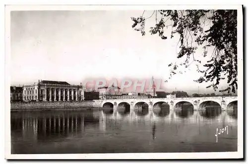 Cartes postales Saumur La Loire Le Pont Cessart Et Le Theatre