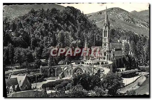 Cartes postales moderne Lourdes La basilique et le Gave