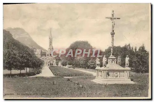 Ansichtskarte AK Lourdes la Basilique et le calvaire breton