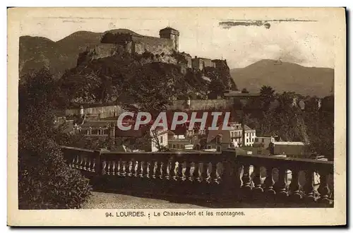 Ansichtskarte AK Lourdes Le Chateau Fort et les Montagnes