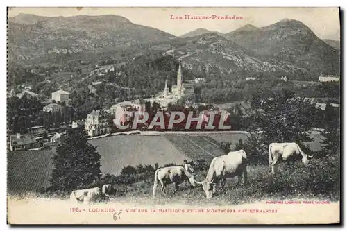 Ansichtskarte AK Lourdes Vue Sur La Basilique et les montagnes environnantes Vaches