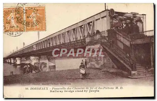 Ansichtskarte AK Bordeaux Passerelle des Chemins de fer et des pietons Train