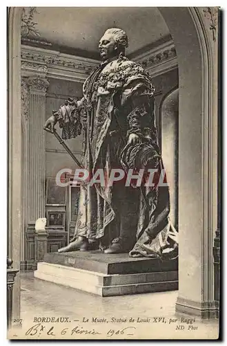 Ansichtskarte AK Bordeaux Le Musee Statue de Louis XVI par Raggi