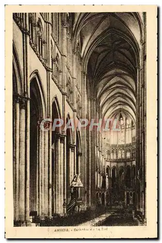 Cartes postales Amiens Cathedrale La nef