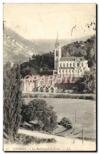 Cartes postales Lourdes La Basilique Et La Grotte