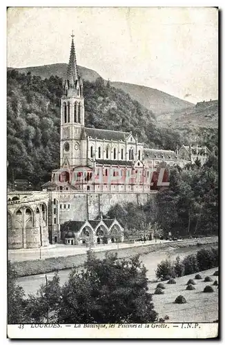 Ansichtskarte AK Lourdes La Basilique Les piscines Et La Grotte