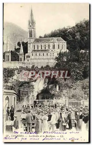 Cartes postales Lourdes La Grotte Et La Basilique