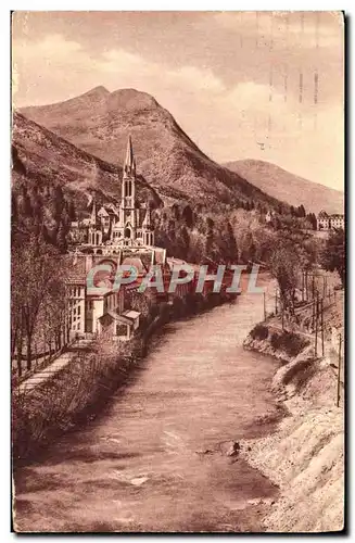 Cartes postales Lourdes La Basilique Et Le Gave