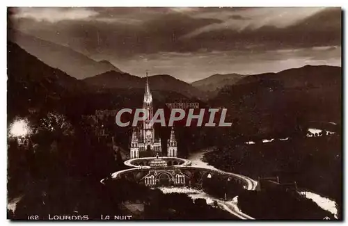 Ansichtskarte AK Lourdes La Nuit La procession et les illuminations