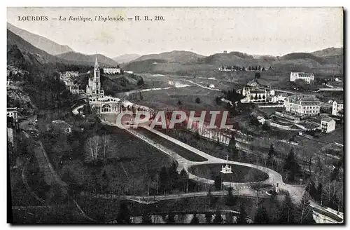 Cartes postales Lourdes La Basilique L&#39esplanade