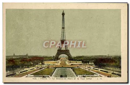 Cartes postales Paris Le Champ de Mars et la Tour Eiffel