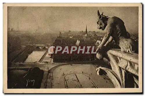 Cartes postales Paris Notre Dame de Paris Le Parvis De Notre Dame Gargouille