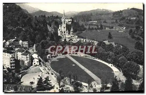 Ansichtskarte AK Lourdes La Basilique et L&#39Eglise souterraine Saint Pie X