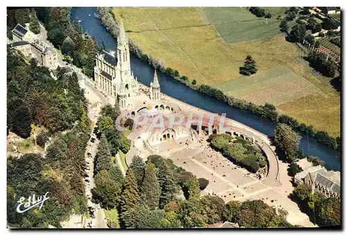 Cartes postales moderne Lourdes Vue aerienne Sur la Basilique et le Gave