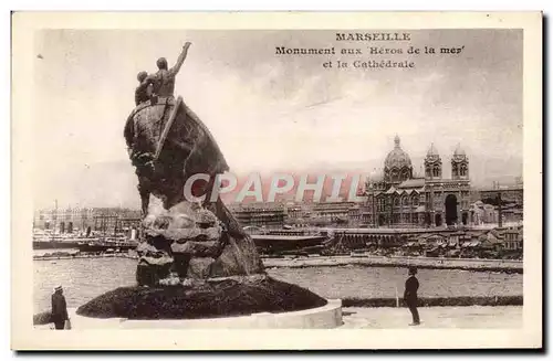 Cartes postales Marseille Monument aux Heros de la mer et la Cathedrale