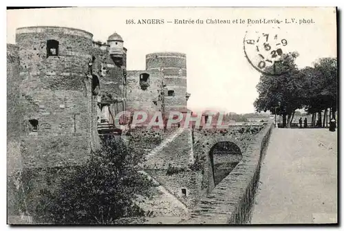 Cartes postales Angers Entree Du Chateau Et Le Pont Levis