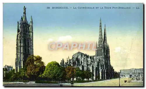 Ansichtskarte AK Bordeaux La Cathedrale Et La Tour Pey Berland