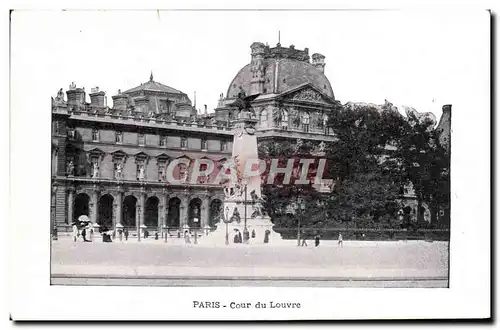 Cartes postales Paris Cour du Louvre