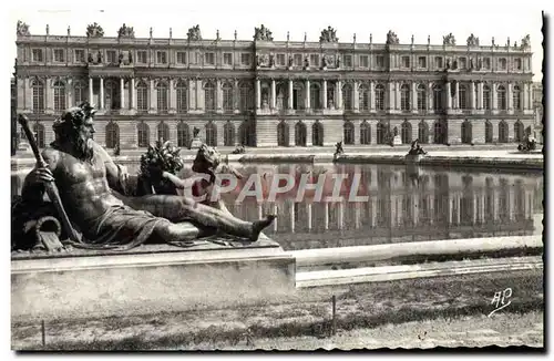Cartes postales Versailles Le palais et le parterre d'eau
