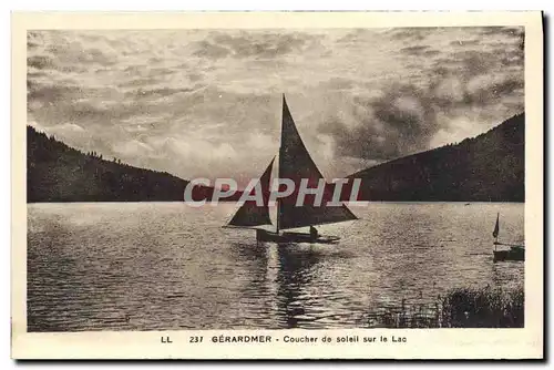 Ansichtskarte AK Gerardmer Coucher de Soleil sur le Lac Bateau