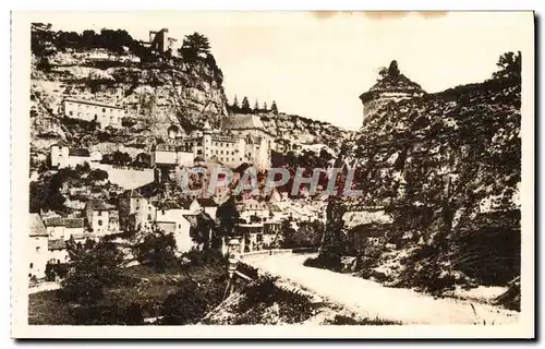 Ansichtskarte AK Rocamadour Le Rocher vu de la route de Cahors