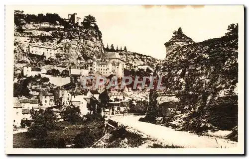 Cartes postales Rocamadour Le Rocher vu de la route de Cahors