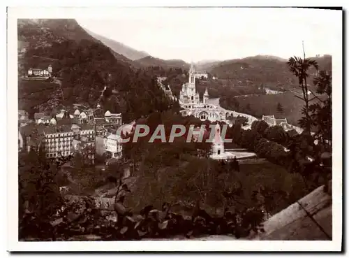 Cartes postales moderne Lourdes La basilique vue du chateau fort