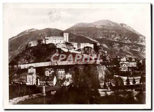 Cartes postales moderne Lourdes Le Chateau Fort et le Gave