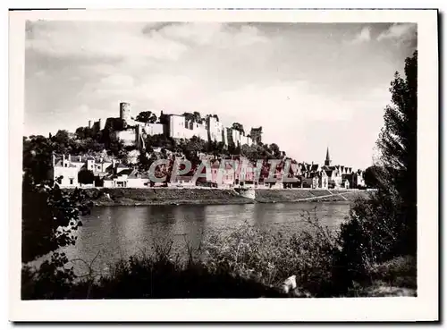 Cartes postales moderne Le Chateau de Chinon Vue d&#39ensemble du Chateau et la Vienne