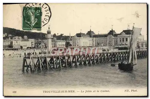 Cartes postales Trouville sur Mer La Jetee et le Casino Bateau