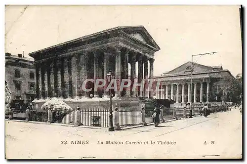 Cartes postales Nimes La Maison Carree et le Theatre