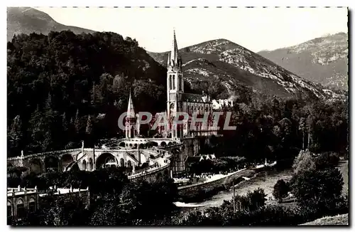 Cartes postales moderne Lourdes La Basilique