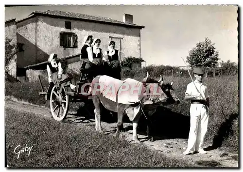 Cartes postales Les Pays Basque Groupe d&#39Art Poputaire Basque Bi-Harri Biarritz Depart pour la fete Folklore