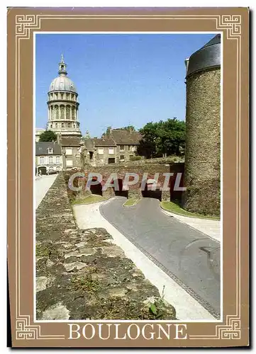 Cartes postales moderne Boulogne l&#39entree du musee le clocher de la cathedrale