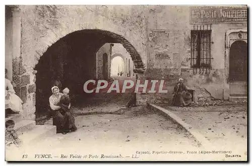 Ansichtskarte AK Vence Rue Voutee Et Porte Renaissance Femme Enfant