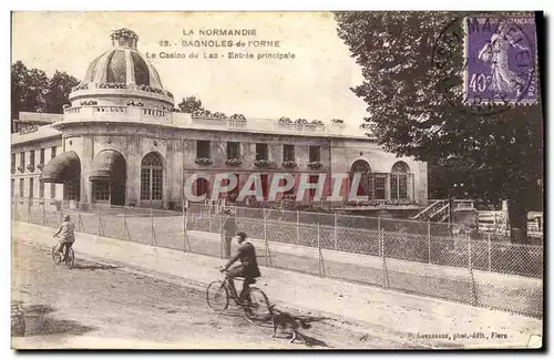 Ansichtskarte AK Bagnoles de L&#39Orne Le Casino du Lac entree principale Velo Cycle Chien