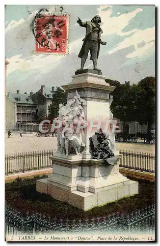 Ansichtskarte AK Tarbes Le Monument A Danton Place de la Republique