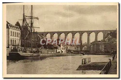 Ansichtskarte AK Morlaix Le Port Et De Viaduc Bateau