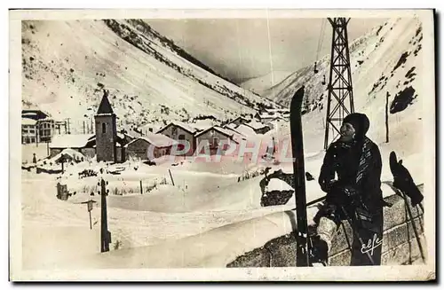 Cartes postales Sports D&#39Hiver Au Col De Puymorens Le village de l&#39Hospitalet sous la neige