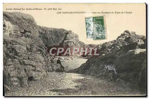 Cartes postales Les Sables D'Olonne Dans Les Rochers Du Puits De I'Enfer