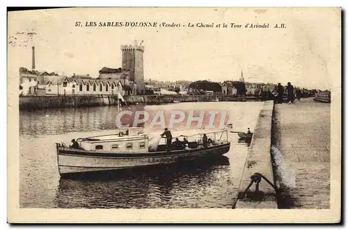 Cartes postales Les Sables D'Olonne Le Chenal Et La Tour D'Arundel Bateau