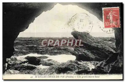 Cartes postales St Gilles Croix De Vie Une Grotte A Maree Basse