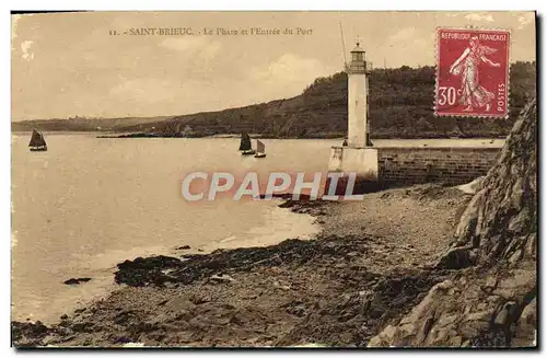 Cartes postales Saint Brieuc Le phare Et I&#39Entree Du Port