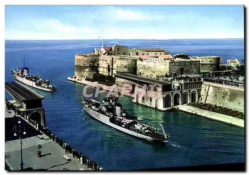 Cartes postales moderne Taranto Ponte Girevole Bateau