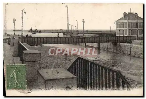 Cartes postales Saint Nazaire La Nouvelle Entree du port et le pont tournant