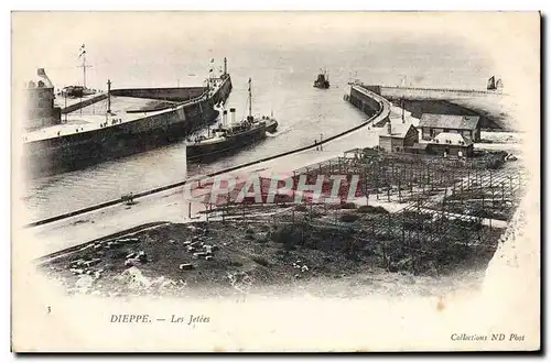 Cartes postales Dieppe Les Jetees Bateau