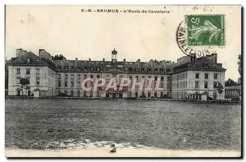 Cartes postales Saumur L&#39Ecole De Cavalerie Cheval Hippsime Militaria