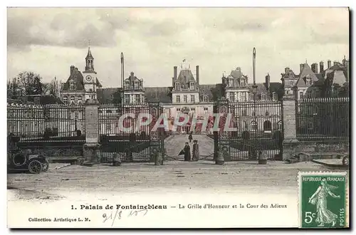 Ansichtskarte AK Palais De Fontainebleau La Grille d&#39Honneur et la Cour des Adieux