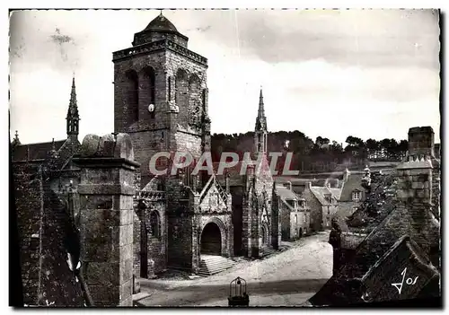 Cartes postales moderne Locronan L&#39Eglise du 15eme avec sa chapelle du Penity La place et le vieux puits